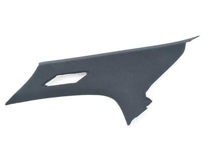 Adorno columna C derecha OEM 51432699104 para BMW Serie 3 E46 (316i, 318i, 320i, 325i) 1998-2004, color negro. Original BMW.