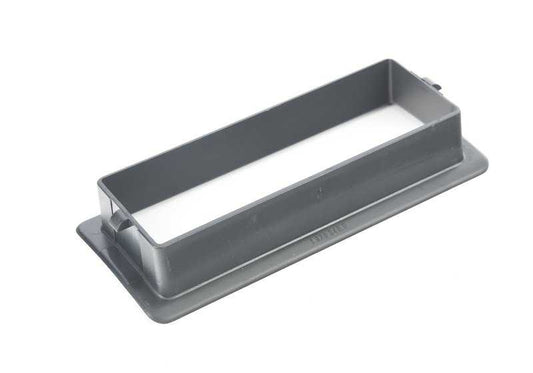 Tapa embellecedora negra OEM 52208102702 para BMW E34 y E32. Compatible con modelos 518i, 520i con distintas variantes de motorización y transmisión. Original BMW.