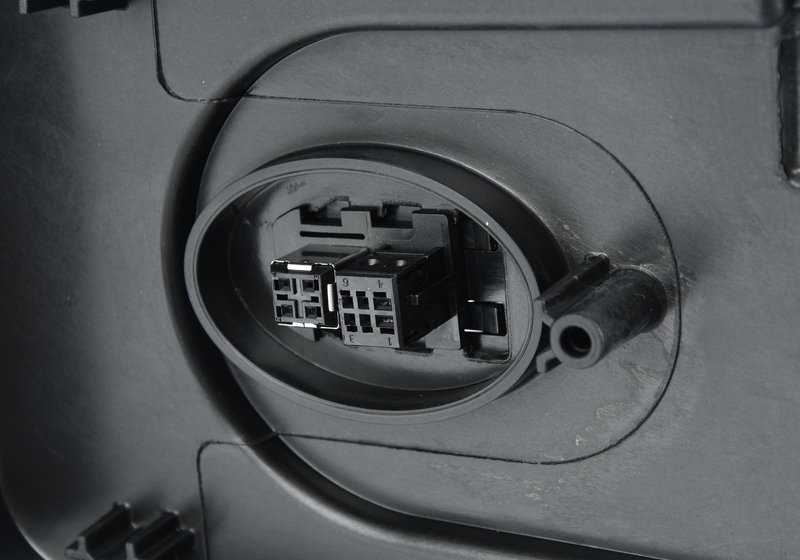 Faro delantero derecho xenón adaptativo AHL OEM 63117317110 para BMW X5 F15, F85 y X6 F16, F86. Original BMW.