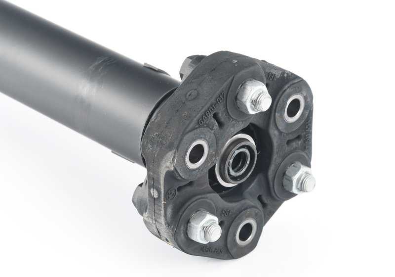 Árbol de transmisión 5 marchas OEM 26111226210 para BMW E30. Longitud 1483 mm. Compatible solo con BMW E30. Original BMW.