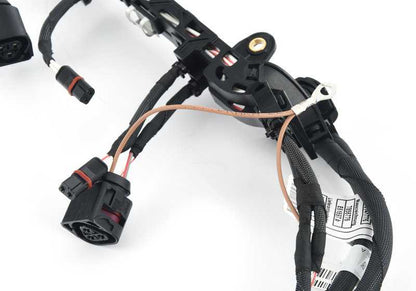 Cableado inyectores y encendido OEM 12517856775 para BMW F90, F90N, F91, F92, F93. Original BMW.
