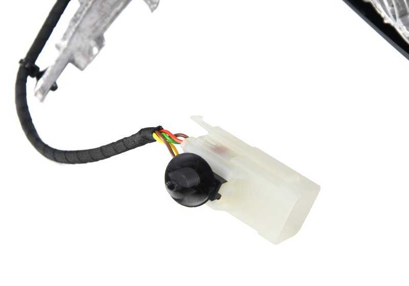 Espejo retrovisor exterior derecho calefactable OEM 51167321004 para BMW i3 (I01) 60Ah y 60Ah Rex. Compatible con modelos fabricados entre 2013 y 2017. Original BMW.