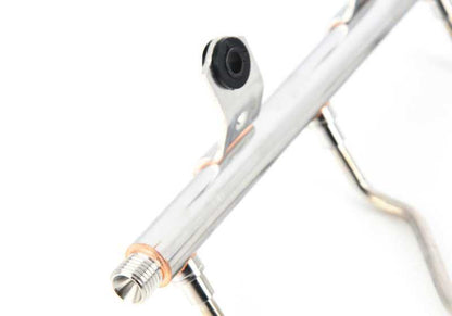 High pressure rail for BMW E82, E88, F20, F21, F22, F23, F87, E90N, E91N, E92N, E93N, F30, F31, F34, F35, F32, F33, F36, F07, F10, F11, F18, F06, F12, F13, F E84, F25, F26, E70N, F15, E71, F16 (OEM 13537649710). Original BMW