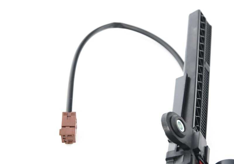 Gurtbringer gauche pour BMW F87, F32, F82 (OEM 72117307915). BMW d'origine.