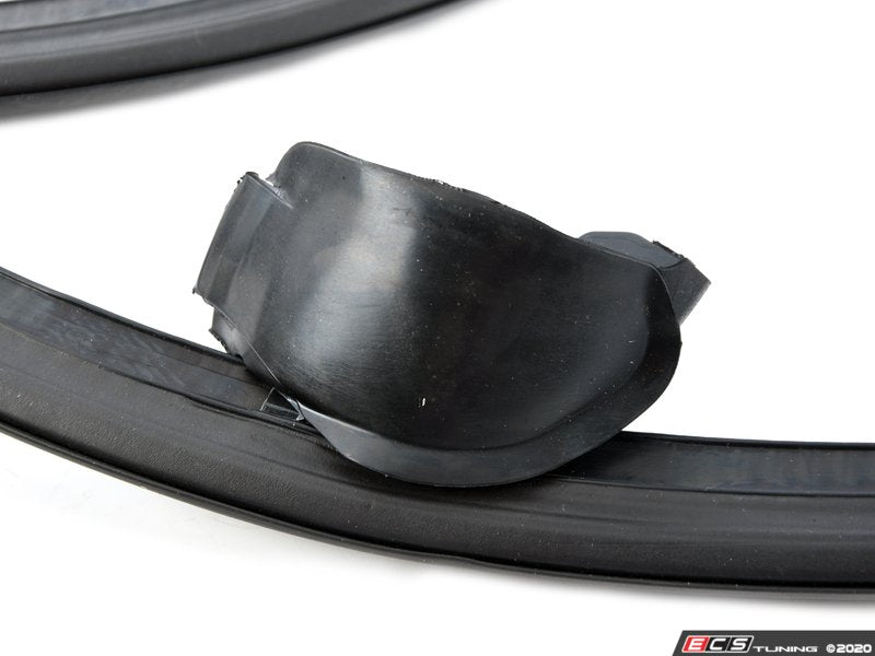 Junta de tapa de portamaletas trasera OEM 51767190618 para MINI Cabrio R57, R57 LCI Cooper, Cooper D... y más. Original MINI.
