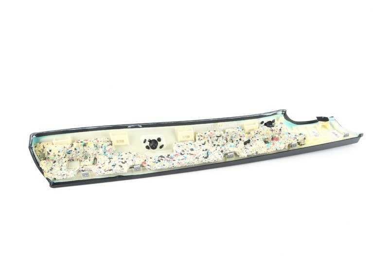 Revestimiento lateral trasero derecho OEM 51437337862 para BMW F33, F83. Original BMW.