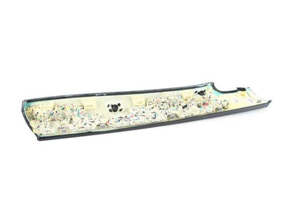Revestimiento lateral trasero derecho OEM 51437337862 para BMW F33, F83. Original BMW.