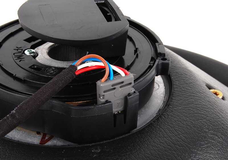Black leather M sport steering wheel for BMW E36 (OEM 32342228230). Original BMW.