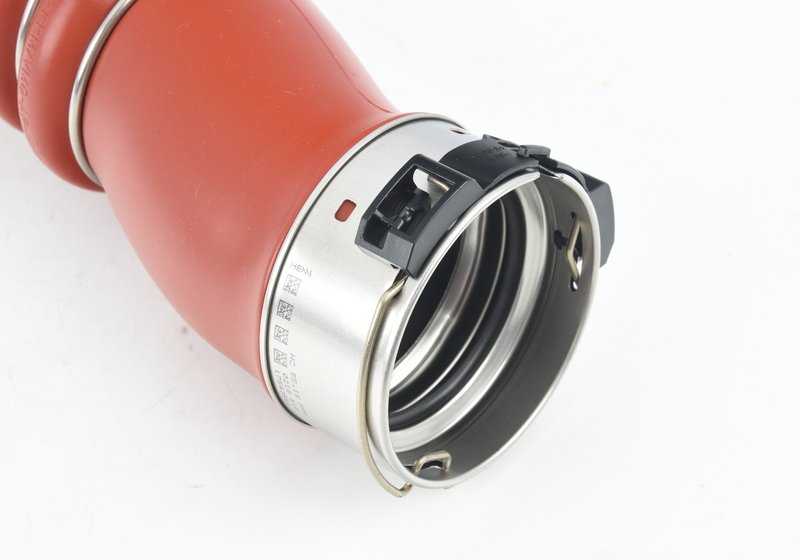 Conducto de admisión de aire OEM 13717583728 para BMW F07, F07N, F10, F10N, F11, F11N, F18, F18N, F06, F06N, F12, F12N, F13, F13N, F01N, F02N. Original BMW.