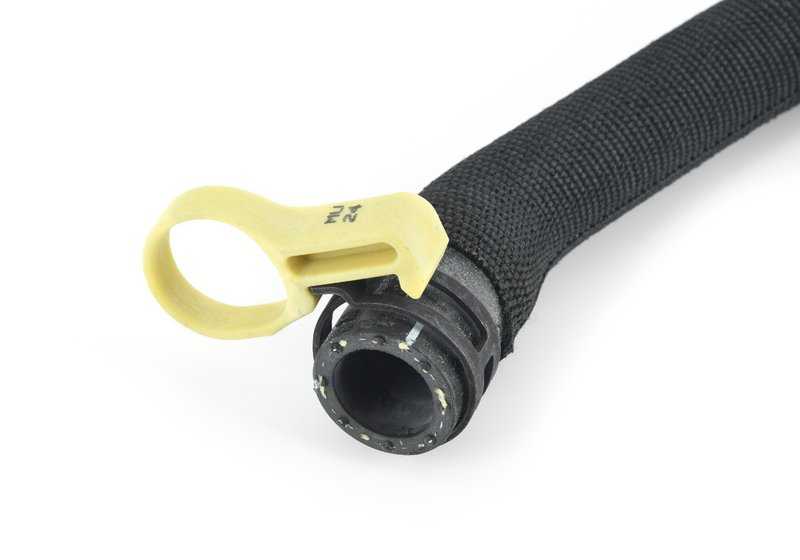 Tubo del depósito de expansión OEM 17122284689 para BMW F87, F80, F82, F83. Original BMW.