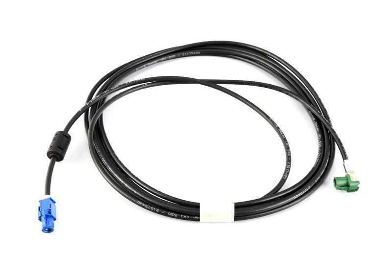 Cable USB OEM 61119341378 para BMW F20, F21, F22, F23, F25, F26, F30, F31. Compatible con varios modelos. Accesorio original BMW para conexión multimedia o carga.