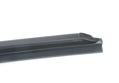 Junta de goma entrada puerta trasera derecha OEM 51228248040 para BMW E38. Original BMW.
