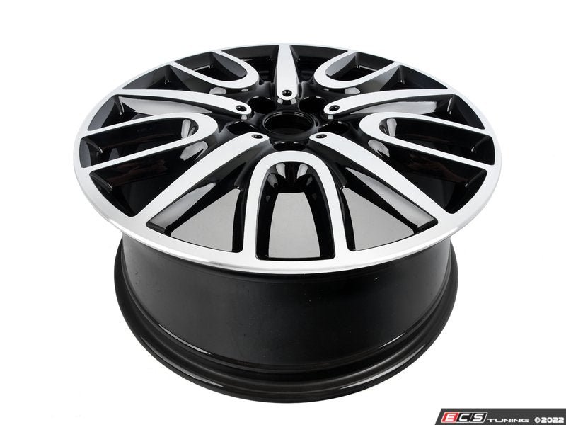 Llanta de aleación ligera 7,5Jx18 ET51 Jet Black Uni OEM 36106875603 para MINI Countryman F60, F60 LCI… y más. Original MINI.