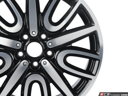 Llanta de aleación ligera 7,5Jx18 ET51 Jet Black Uni OEM 36106875603 para MINI Countryman F60, F60 LCI… y más. Original MINI.