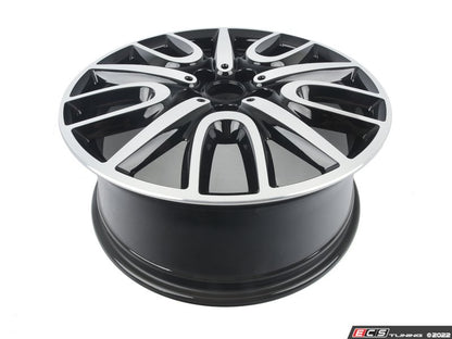 Llanta de aleación ligera 7,5Jx18 ET51 Jet Black Uni OEM 36106875603 para MINI Countryman F60, F60 LCI… y más. Original MINI.
