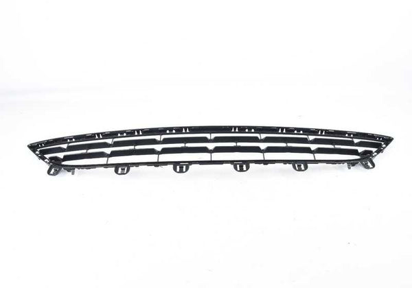 Rejilla central inferior abierta OEM 51117319768 para BMW F16. Original BMW.
