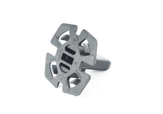 OEM fixing element 17118482944 For BMW G42, G87, G20, G20N, G21, G21N, G28, G28N, G80, G80N, G81, G81N, G22, G22N, G23, G23N, G26, G26E, G26F, G26N, G82, G82, G82, G82, G82, G83, G83N, F90, F90N, G30, G30N, G31, G31N, G38, G38N, G32, G32N, G11, G11N, G12,