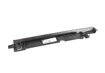 Cubierta izquierda OEM 17118642756 para BMW G01, G08, G02. Original BMW.