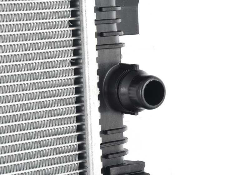 Radiador de refrigerante OEM 17118666740 para BMW Serie 3 G20 y Serie 4 G22, G23. Repuesto original BMW.