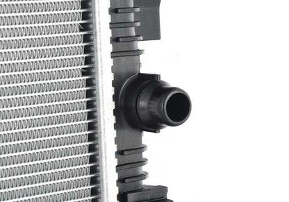 Radiador de refrigerante OEM 17118666740 para BMW Serie 3 G20 y Serie 4 G22, G23. Repuesto original BMW.