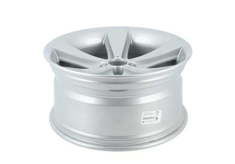 Star di progettazione dei pneumatici in lega 128 OEM 36116775654 per BMW E60, E60N. BMW originale.