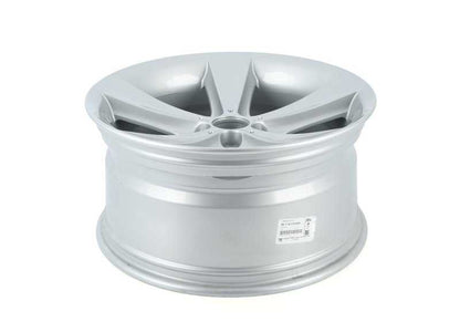 Star di progettazione dei pneumatici in lega 128 OEM 36116775654 per BMW E60, E60N. BMW originale.