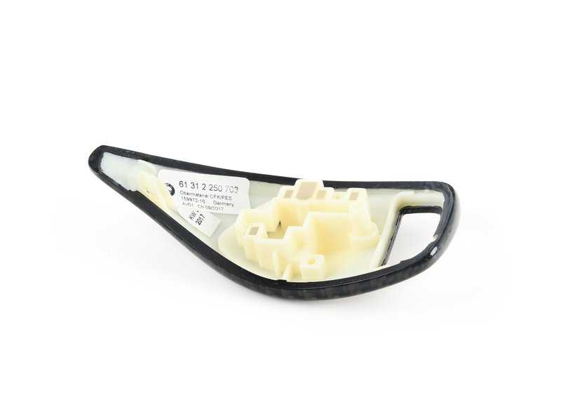 Embellecedor palanca cambios M Performance carbono OEM 61312250703 para BMW F10, F11, F06, F12, F13. Compatible con modelos con cambio automático deportivo. Original BMW.
