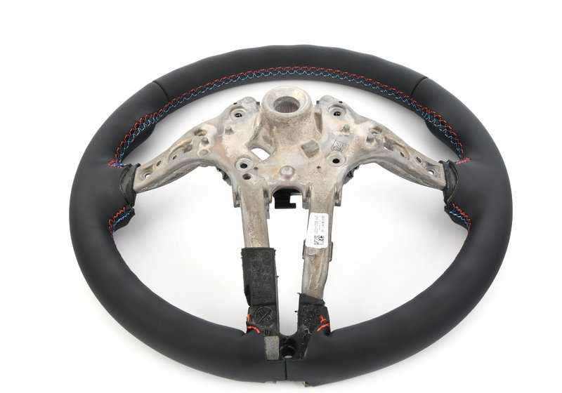 Volante sportivo M in pelle per BMW F87, F87N Series 2, F80, F80N Series 3, F82, F82N, F83, F83N Series 4 (OEM 32307847607). BMW originale