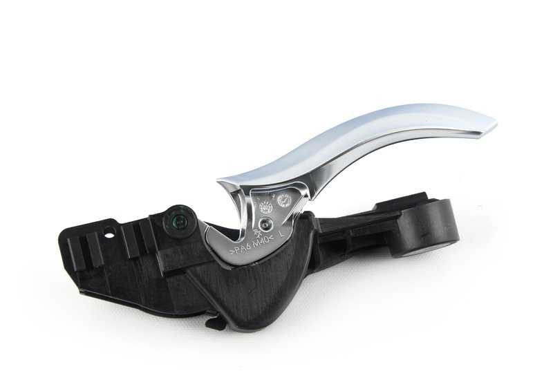 À l'intérieur de la porte d'entrée gauche de Maneta 51219116341 pour BMW F01, F02, F04. BMW d'origine.