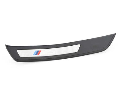 Embellecedor entrada trasera izquierda OEM 51478050047 para BMW F10 M5 (2011-2016). Pieza original BMW.