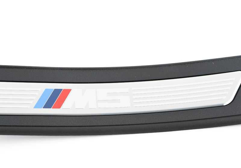 Embellecedor entrada trasera izquierda OEM 51478050047 para BMW F10 M5 (2011-2016). Pieza original BMW.