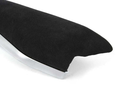 Kniepads deportivos Alcantara OEM 51955A271B6 para BMW Serie 2 G42,G87; Serie 3 G20,G20N,G21,G21N,G28,G28N,G80,G80N,G81,G81N; Serie 4 G22,G22N,G23,G23N,G26,G26E,G26F,G26N,G82,G82N,G83,G83N. Original BMW.