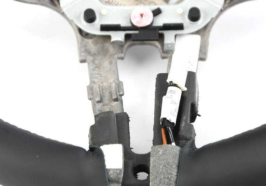 Volante deportivo M en cuero OEM 32307851518 para BMW F45, F46, F48, F39. Compatible con motores diésel y gasolina. Ideal para mejorar estética y agarre. Original BMW.
