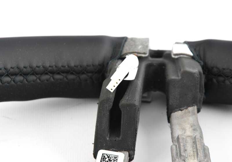 Volante deportivo M en cuero OEM 32307851518 para BMW F45, F46, F48, F39. Compatible con motores diésel y gasolina. Ideal para mejorar estética y agarre. Original BMW.