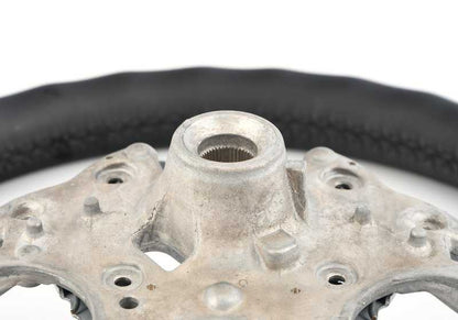 Volante deportivo M en cuero OEM 32307851518 para BMW F45, F46, F48, F39. Compatible con motores diésel y gasolina. Ideal para mejorar estética y agarre. Original BMW.