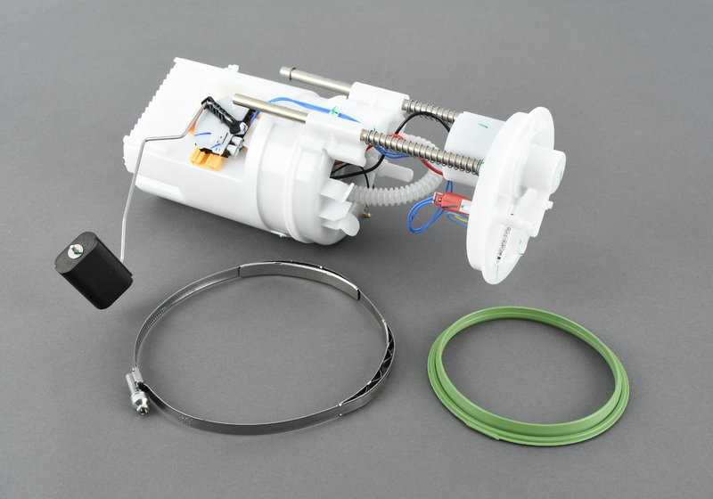 Bomba de combustible con filtro OEM 16117195465 para BMW X5 E70 y BMW X6 E71. Con unidad de depósito integrada. Pieza original BMW.