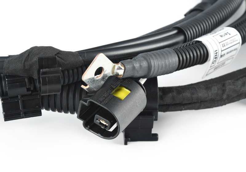 Modulo di cablaggio e trasmissione del motore OEM 12517848469 per BMW F87 (competizione M2/CS/CS Racing), F80 (M3). BMW originale.