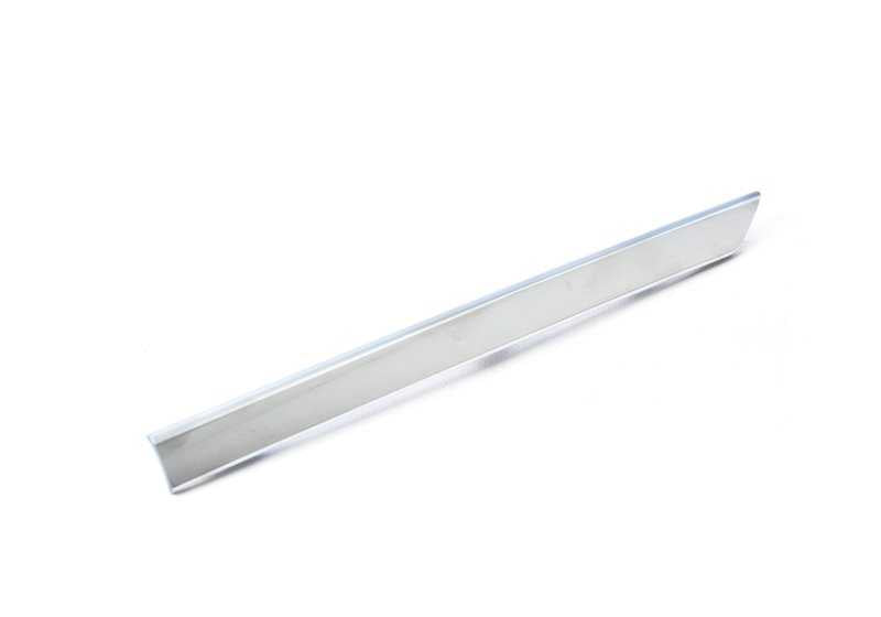 Moldura embellecedora central izquierda OEM 51117296375 para BMW F30 y F31. Original BMW.