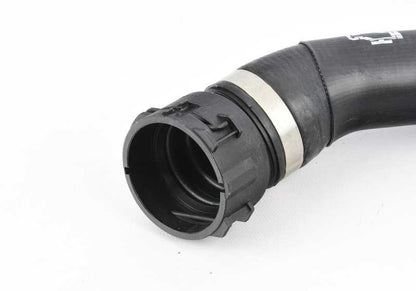 Manguera de radiador a motor OEM 17128662841 para BMW F23, F30, F31, F32, F33, F34, F36. Compatible con versiones M240i, 340i y variantes xDrive. Original BMW.
