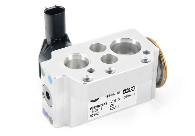 Válvula de expansión eléctrica OEM 64509292566 para BMW i3 (I01, I01N). Pieza original BMW.