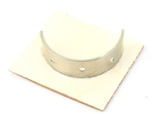 White support bearing for BMW 5 Series E34, E39, 7 Series E32, E38, 8 Series E31, X5 E53, Z8 E52 (OEM 11211725919). Original BMW