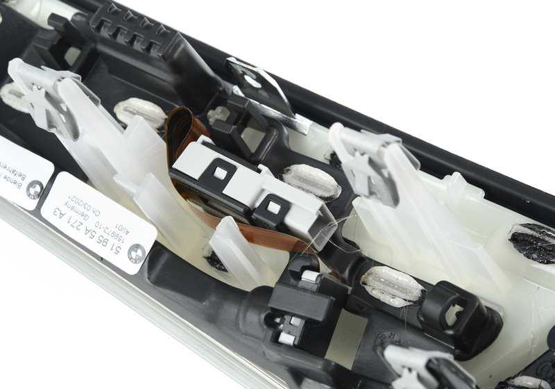 Juego de molduras interiores M Performance en carbono y Alcantara OEM 51955A271A3 para BMW 2er G42 (218i, 220d, 220i, 230i, M240i, M240i xDrive) y BMW 3er G20 (316d). Original BMW.
