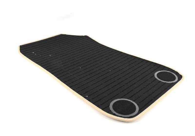 Alfombrillas de moqueta beige OEM 51477316602 para BMW E92 y E92N Coupé y M3 con xDrive. Juego completo para delante y detrás. Original BMW.