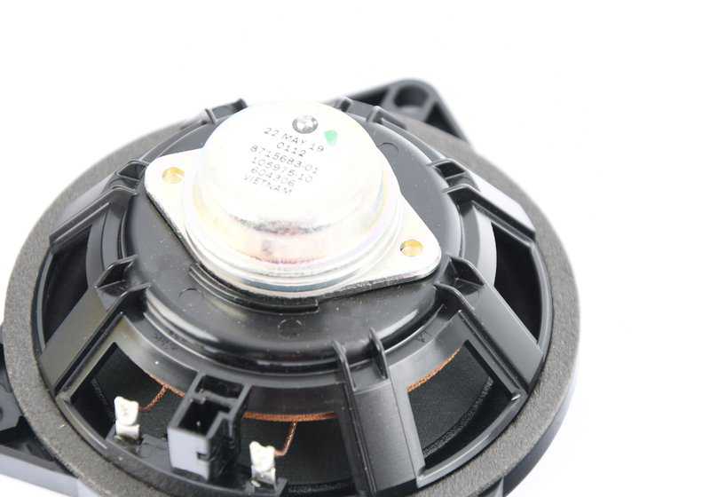 Altavoz medio estéreo OEM 65138715683 para BMW F52, F45, F46, F10, F11, F18, E84, F48, F49, F39. Original BMW.