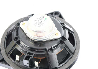 Altavoz medio estéreo OEM 65138715683 para BMW F52, F45, F46, F10, F11, F18, E84, F48, F49, F39. Original BMW.
