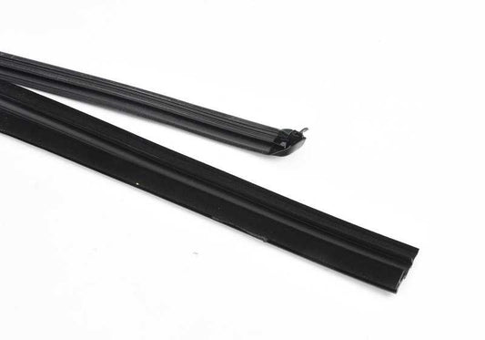 Guía de ventana puerta trasera derecha OEM 51357289668 para BMW X5 F15 y X5 M F85. Original BMW.