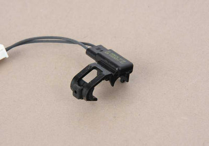 Sensor de temperatura OEM 61277639893 para BMW F45, i3 I01, i8 I12. Compatible con 225xe y i3 120Ah (con o sin Rex). Instalado en sistemas de refrigeración de batería. Original BMW.