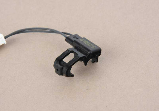 Sensor de temperatura OEM 61277639893 para BMW F45, i3 I01, i8 I12. Compatible con 225xe y i3 120Ah (con o sin Rex). Instalado en sistemas de refrigeración de batería. Original BMW.