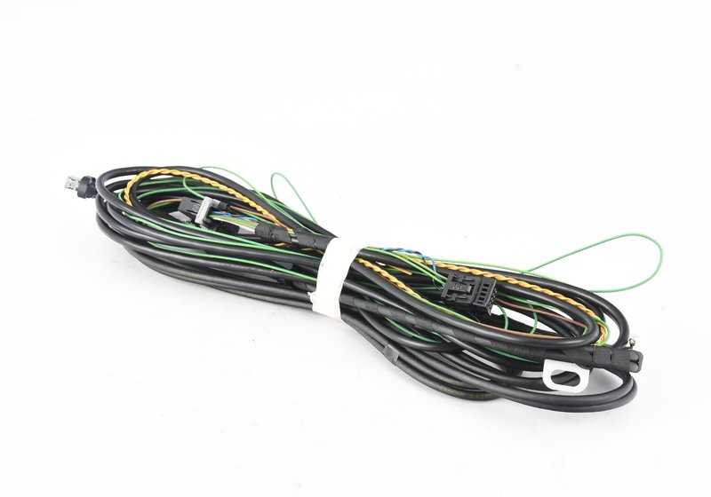 Módulo de reparación cámara marcha atrás OEM 61119375912 para BMW F25 (X3). Original BMW.