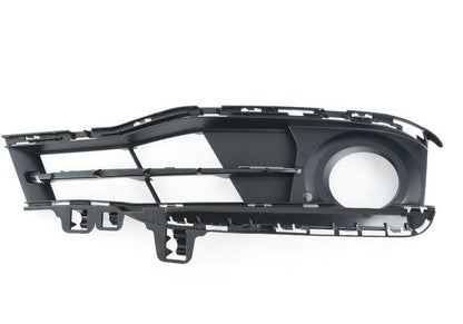 Grille droite partiellement ouverte pour la série BMW 3 F30N, F31N (OEM 5111739688). BMW d'origine.